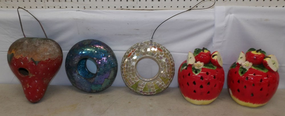 Pair Painted Battery Operated Porcelain Lanterns, Painted Gourd Form Bird House, & Two Bird Feeders: Pair Painted Battery Operated Porcelain Lanterns, Painted Gourd Form Bird House, & Two Bird Feeders. Up to 9" H 7" Dia. ALL DESCRIPTIONS AND ANY CONDITION STATEMENT GIVEN BY LANGSTON AUCTION GALLERY A