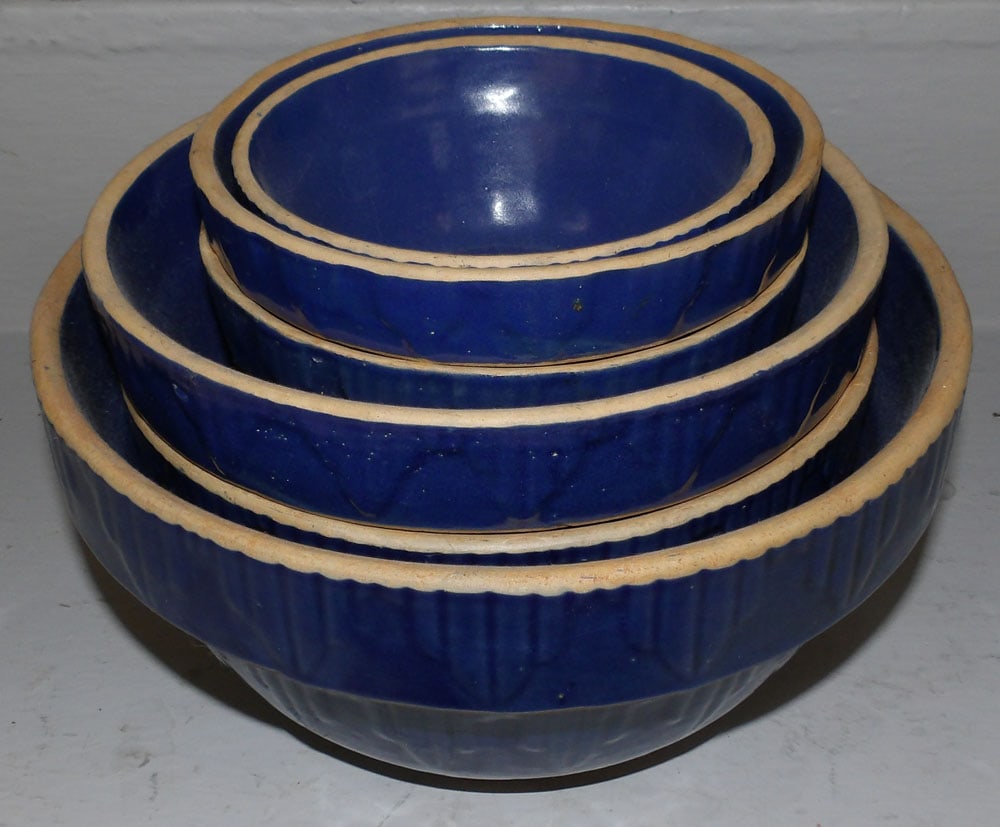 Lot Six Pottery Mixing Bowls: Lot Six Pottery Mixing Bowls. Up to 5 1/4" H 10 1/2" Dia. ALL DESCRIPTIONS AND ANY CONDITION STATEMENT GIVEN BY LANGSTON AUCTION GALLERY ARE STRICTLY OPINIONS AND LANGSTON'S SHALL HAVE NO RESPONSIBILI
