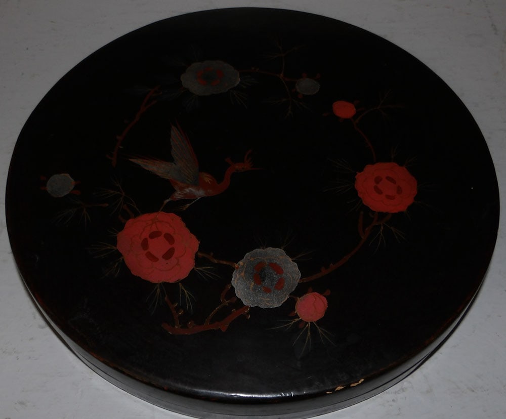 Nippon Divided Dish In Oriental Lacquered Case: Nippon Divided Dish In Oriental Lacquered Case. Case: 10 1/2" Dia. ALL DESCRIPTIONS AND ANY CONDITION STATEMENT GIVEN BY LANGSTON AUCTION GALLERY ARE STRICTLY OPINIONS AND LANGSTON'S SHALL HAVE NO RES