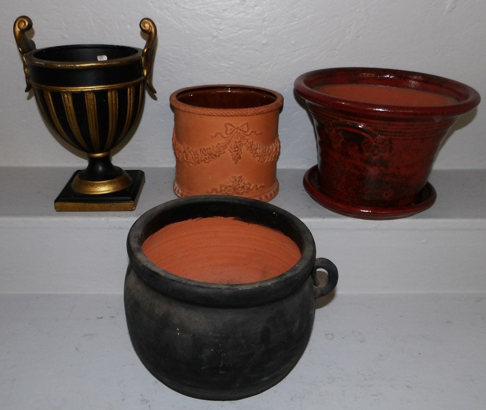 Lot Porcelain & Pottery Planters: Lot Porcelain & Pottery Planters. Up to 8 1/2" H 11 3/4" Dia. ALL DESCRIPTIONS AND ANY CONDITION STATEMENT GIVEN BY LANGSTON AUCTION GALLERY ARE STRICTLY OPINIONS AND LANGSTON'S SHALL HAVE NO RESPONSI