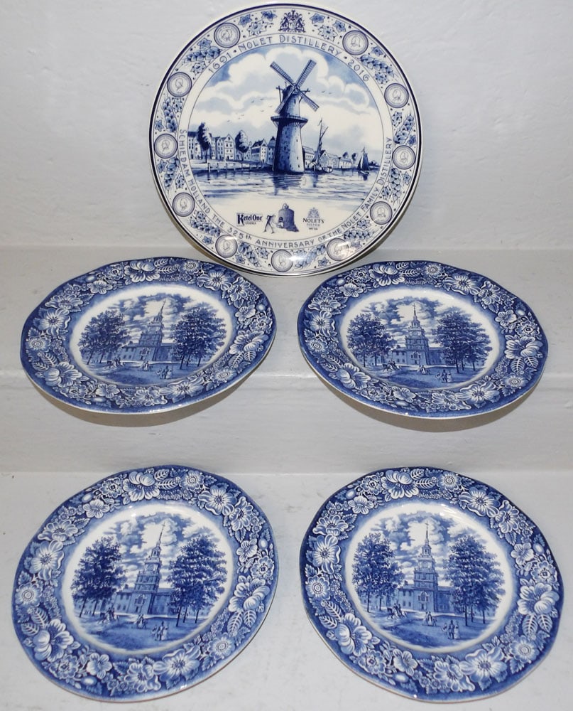 Four English Blue & White Staffordshire Historical Plates & Royal Delft Charger (1 of 5)