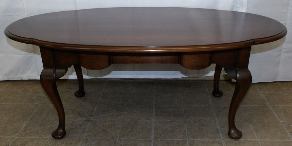 Cherry Queen Anne Style Oval Coffee Table (1 of 4)