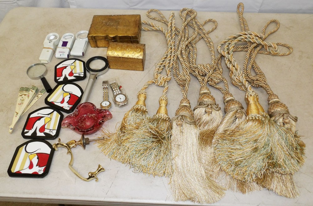 Lot Household Items (1 of 5)