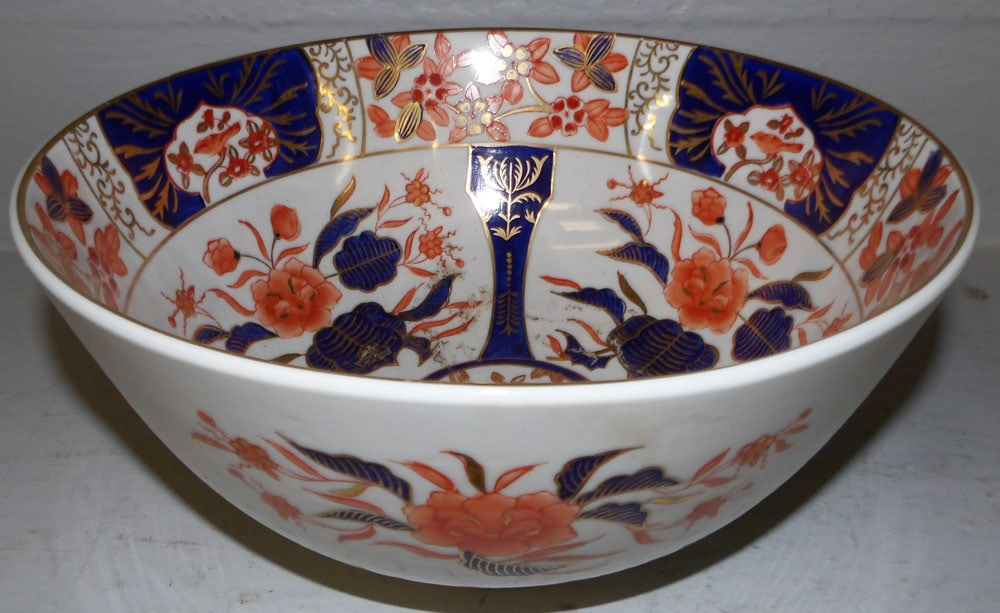 Imari Style Porcelain Bowl: Imari Style Porcelain Bowl. 5 1/2" H 12 Dia. ALL DESCRIPTIONS AND ANY CONDITION STATEMENT GIVEN BY LANGSTON AUCTION GALLERY ARE STRICTLY OPINIONS AND LANGSTON'S SHALL HAVE NO RESPONSIBILITY FOR ERRORS