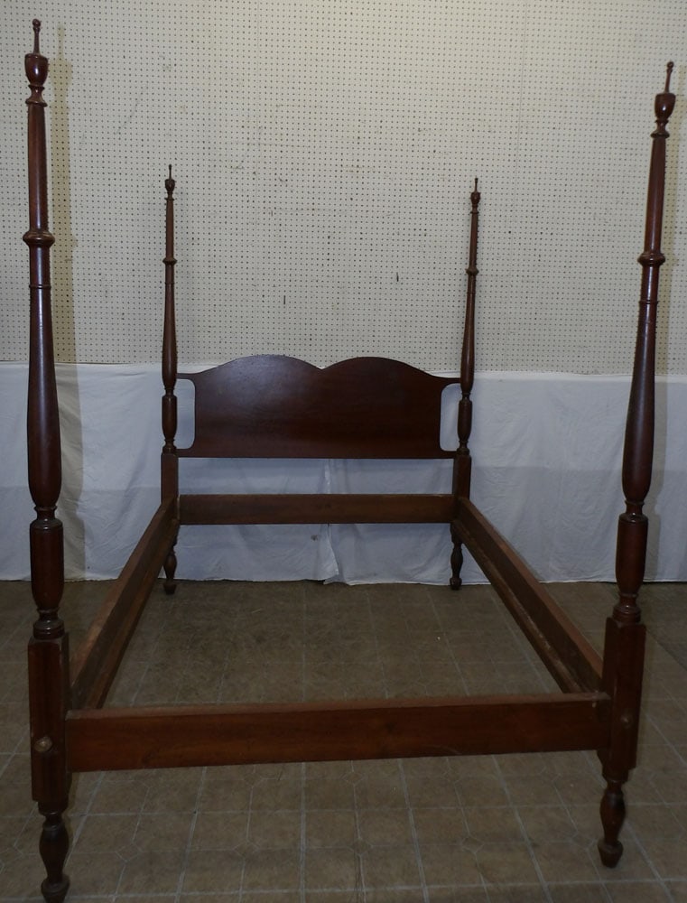 Mahogany Four Post Full Size Beds With Rails (1 of 4)
