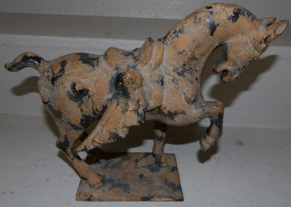 Painted Chinese Cast Iron Horse Sculpture: Painted Chinese Cast Iron Horse Sculpture. 9" H 12" W 4 1/2" D ALL DESCRIPTIONS AND ANY CONDITION STATEMENT GIVEN BY LANGSTON AUCTION GALLERY ARE STRICTLY OPINIONS AND LANGSTON'S SHALL HAVE NO RESPONS