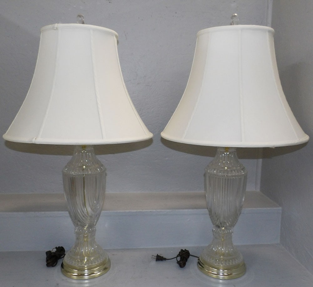 Pair Crystal Urn Lamps: Pair Crystal Urn Lamps. 33" H 18 Dia. ALL DESCRIPTIONS AND ANY CONDITION STATEMENT GIVEN BY LANGSTON AUCTION GALLERY ARE STRICTLY OPINIONS AND LANGSTON'S SHALL HAVE NO RESPONSIBILITY FOR ERRORS OR OMI