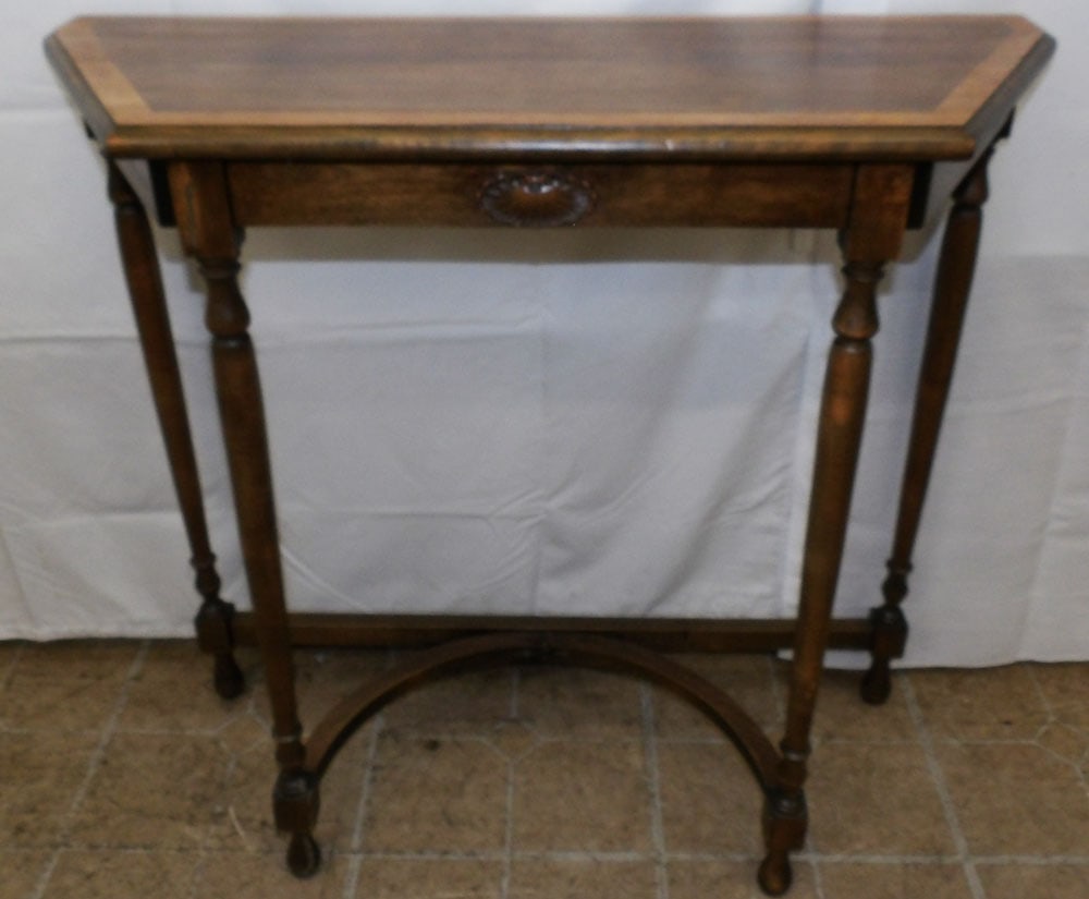 Antique Walnut Banded Top Console: Antique Walnut Banded Top Console. 30" H 32 1/2" W 12 1/4" D ALL DESCRIPTIONS AND ANY CONDITION STATEMENT GIVEN BY LANGSTON AUCTION GALLERY ARE STRICTLY OPINIONS AND LANGSTON'S SHALL HAVE NO RESPONSIB