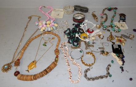 Lot Costume Jewelry