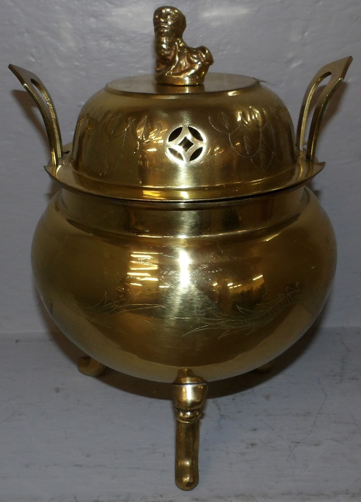 Brass Oriental Censor with Foo Dog Finial: Brass Oriental Censor with Foo Dog Finial. 12 1/2" H 8 1/2" Dia. ALL DESCRIPTIONS AND ANY CONDITION STATEMENT GIVEN BY LANGSTON AUCTION GALLERY ARE STRICTLY OPINIONS AND LANGSTON'S SHALL HAVE NO RESPO