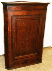19th Century English Oak Banded & Conch Shell Inlay Hanging Corner Cabinet with Butterfly Shelves
