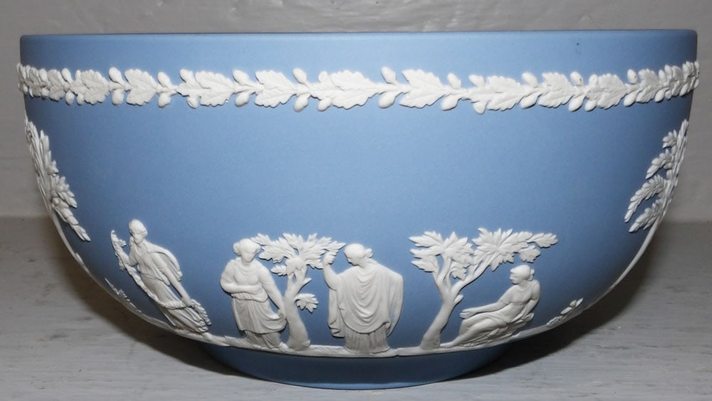 Wedgwood Jasperware Pale Blue " Sacrifice" Bowl In Box: Wedgwood Jasperware Pale Blue " Sacrifice" Bowl In Box. 4" H 8" Dia ALL DESCRIPTIONS AND ANY CONDITION STATEMENT GIVEN BY LANGSTON AUCTION GALLERY ARE STRICTLY OPINIONS AND LANGSTON'S SHALL HAVE NO RE