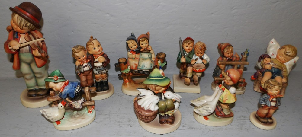 Lot Hummel Figurines (1 of 4)