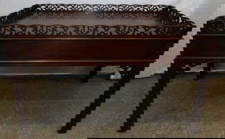 Mahogany Chippendale Tea Table With Pierced Gallery Top
