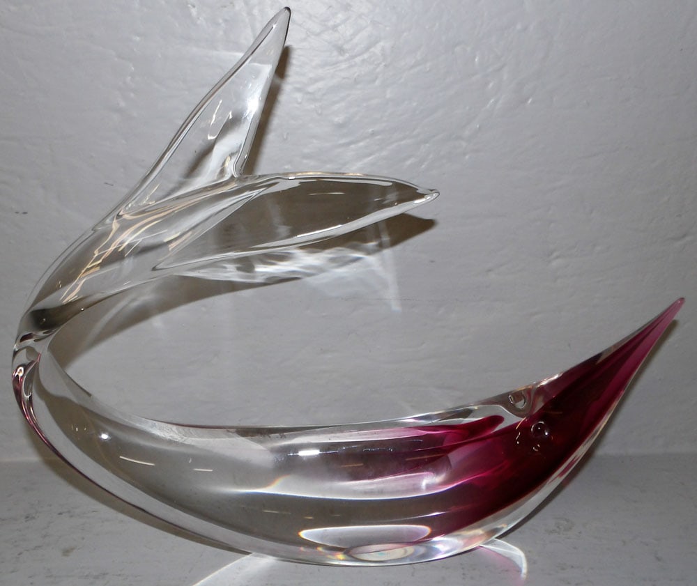 Art Glass Dolphin - Artist Signed: Art Glass Dolphin - Artist Signed. 12 1/2" H 15 1/2" W ALL DESCRIPTIONS AND ANY CONDITION STATEMENT GIVEN BY LANGSTON AUCTION GALLERY ARE STRICTLY OPINIONS AND LANGSTON'S SHALL HAVE NO RESPONSIBILITY 