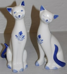 Pair of Oriental Blue & White Siamese Cat Figurines Labeled Andrea by Sadek