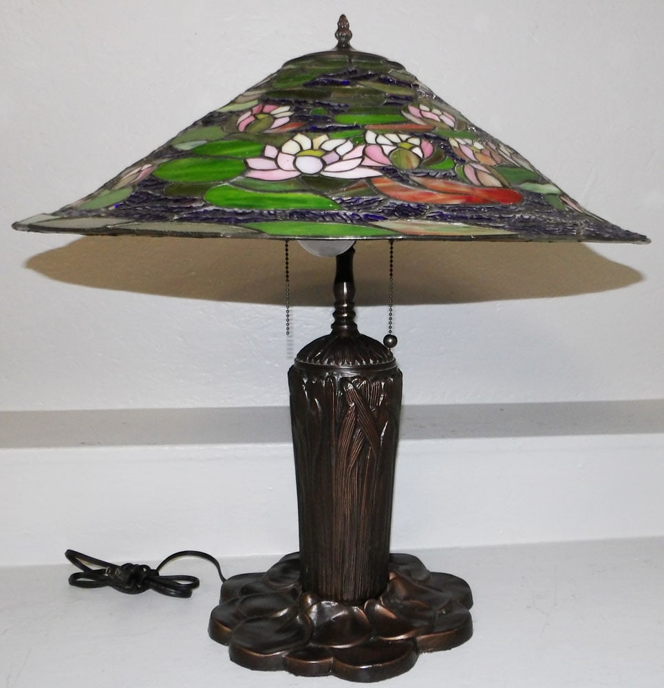 Leaded Stained Glass Tiffany Style Lamp (1 of 4)