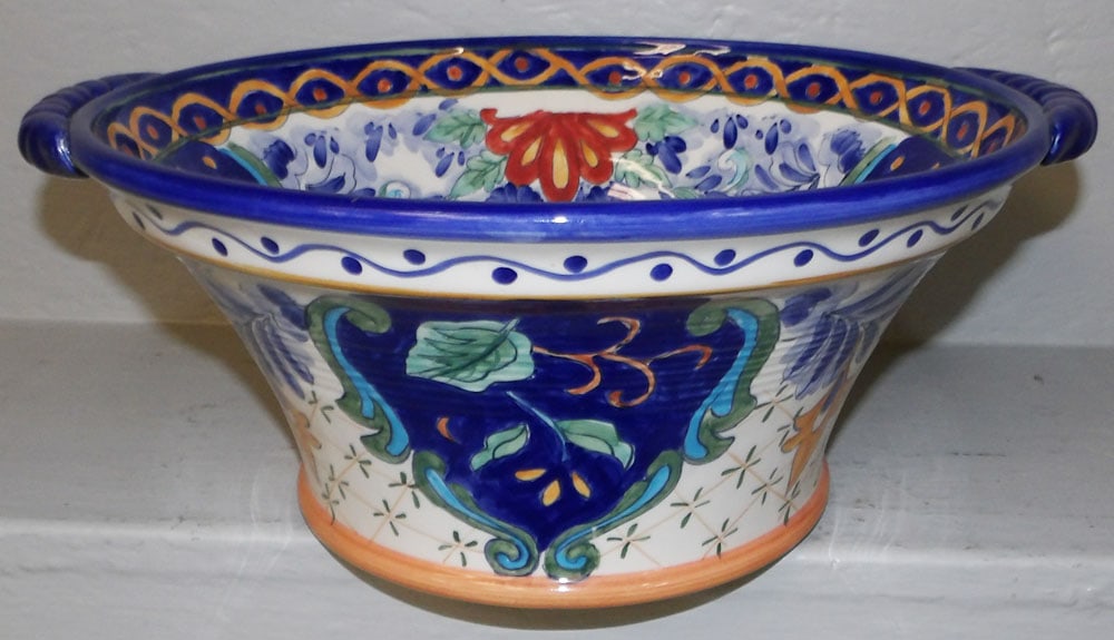 Painted Porcelain Jardiniere: Painted Porcelain Jardiniere . 6 1/2" H 15 1/4" Dia. ALL DESCRIPTIONS AND ANY CONDITION STATEMENT GIVEN BY LANGSTON AUCTION GALLERY ARE STRICTLY OPINIONS AND LANGSTON'S SHALL HAVE NO RESPONSIBILITY FO