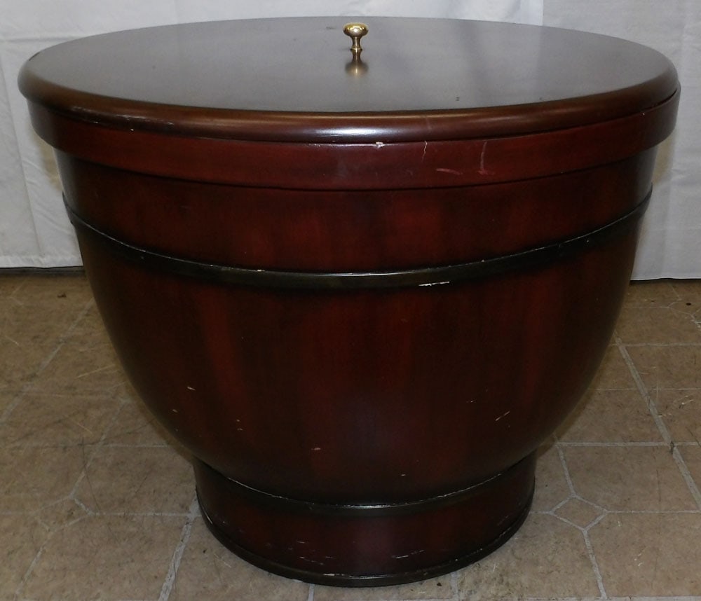 Large Oriental Lacquered & Metal Bound Box with Lid (1 of 4)