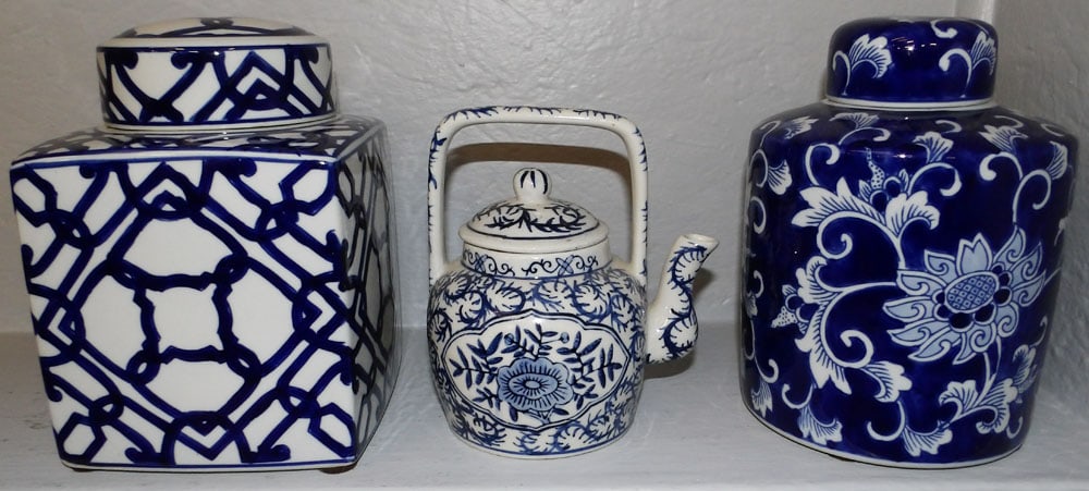 Two Oriental Blue & White Covered Jars & Tea Pot (1 of 6)