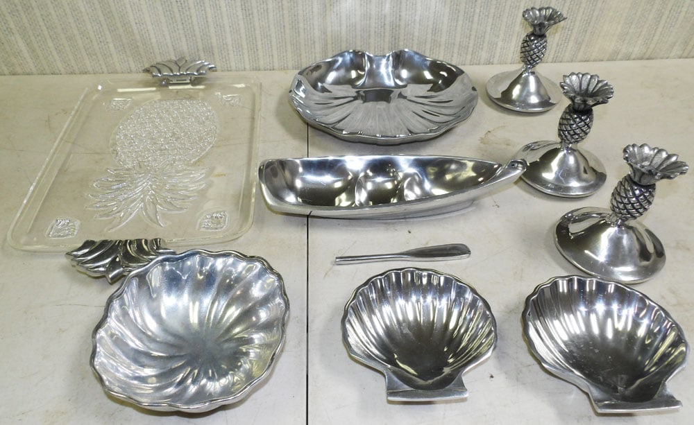 Lot Cast Aluminum Items (1 of 3)