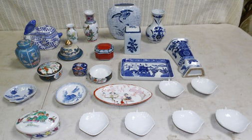 Lot Oriental Porcelain Items