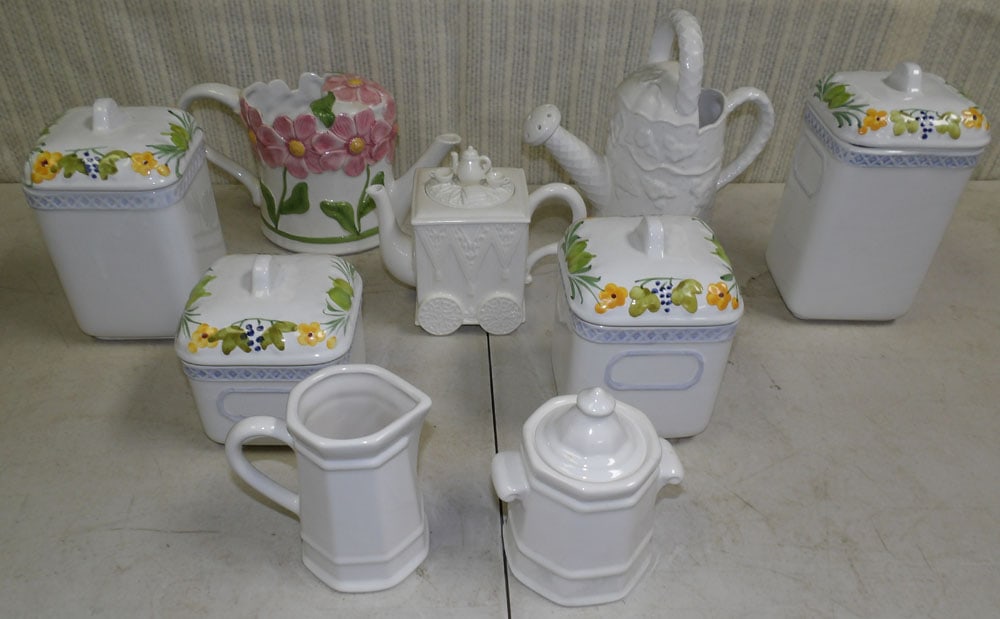 Lot Hand Painted Porcelain Items (1 of 4)