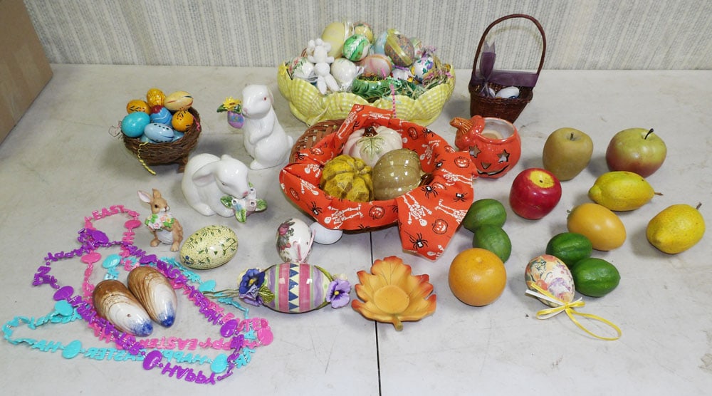 Lot Hand Painted Wood - Porcelain - Paper Mache Eggs - Decorative Items (1 of 3)