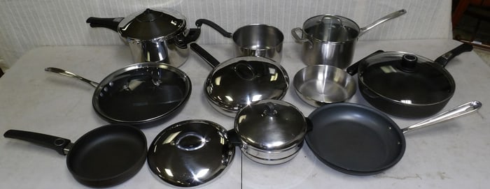 Lot Fabre Ware Pots & Pans