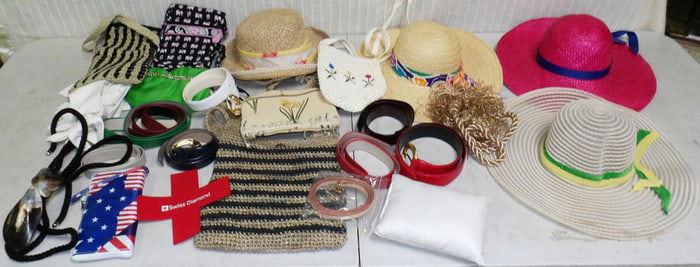 Lot Ladies Hats - Gloves - Purses