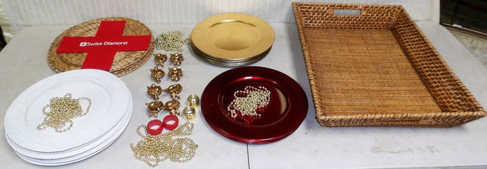 Lot Christmas Decorations - Rattan Place Mats & Tray