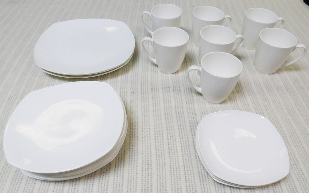 Lot Gorham China " Boulder Creek ": Lot Gorham China " Boulder Creek ". 10 1/2" W 6" D ALL DESCRIPTIONS AND ANY CONDITION STATEMENT GIVEN BY LANGSTON AUCTION GALLERY ARE STRICTLY OPINIONS AND LANGSTON'S SHALL HAVE NO RESPONSIBILITY FOR