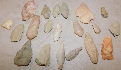Lot Twenty Vintage Arrowheads