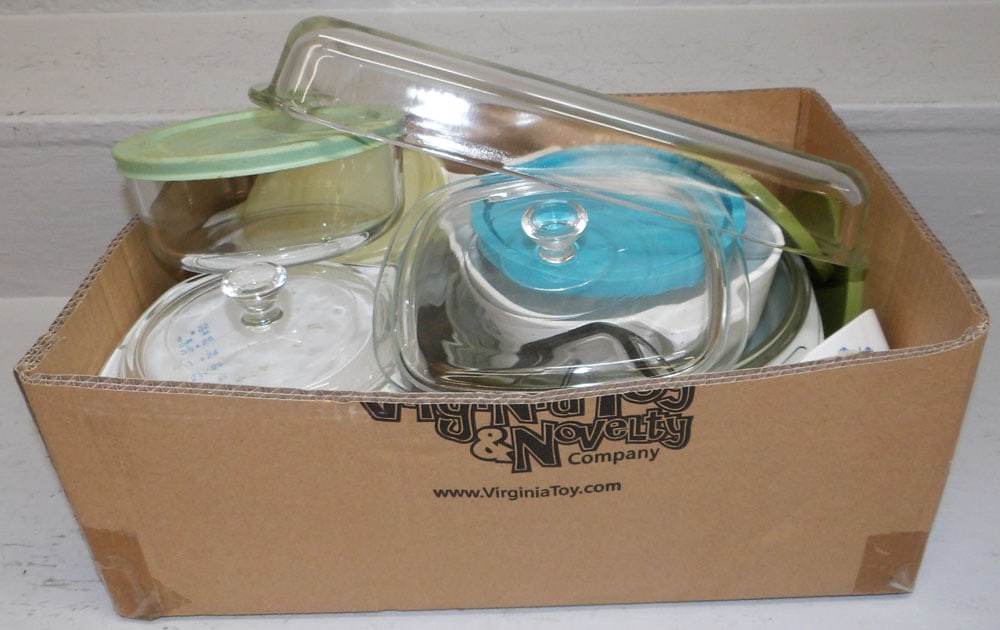 Lot Glass Pyrex Casseroles: Lot Glass Pyrex Casseroles. 12 1/2" X 7 3/4" ALL DESCRIPTIONS AND ANY CONDITION STATEMENT GIVEN BY LANGSTON AUCTION GALLERY ARE STRICTLY OPINIONS AND LANGSTON'S SHALL HAVE NO RESPONSIBILITY FOR ERRORS