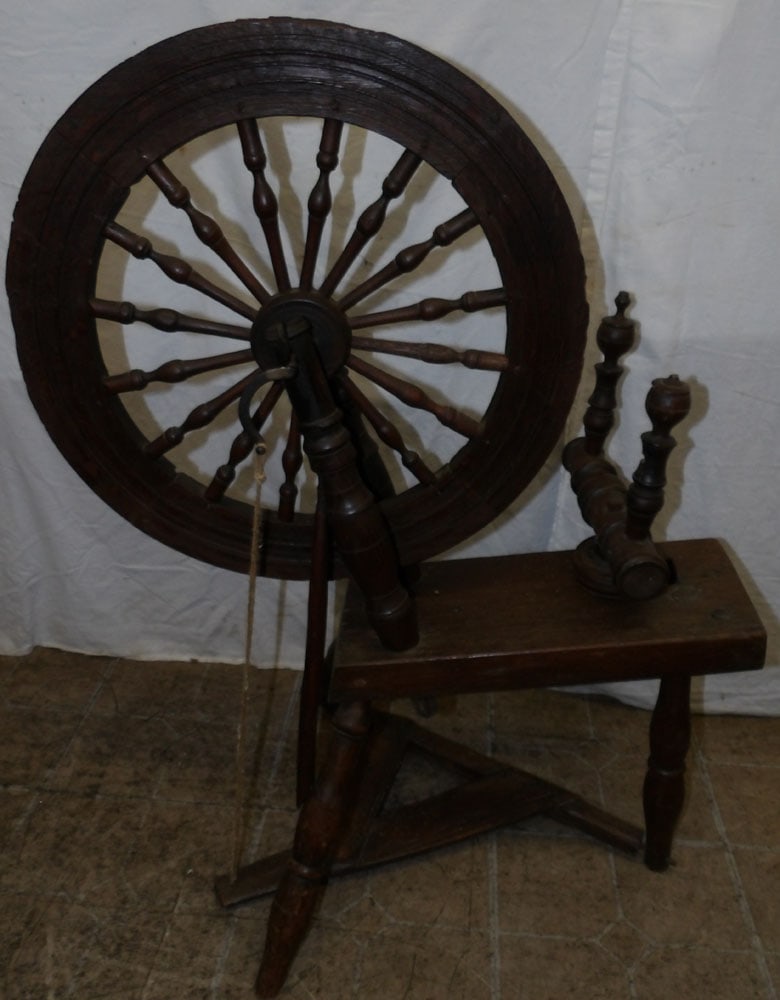 Antique Flax Wheel (1 of 6)