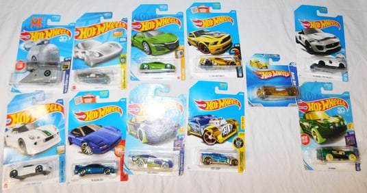 Lot Hot Wheels
