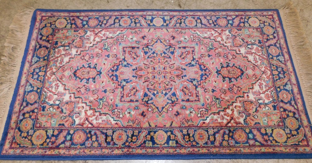 2' 10" X 5' 0" Karastan Rug: 2' 10" X 5' 0" Karastan Rug. ALL DESCRIPTIONS AND ANY CONDITION STATEMENT GIVEN BY LANGSTON AUCTION GALLERY ARE STRICTLY OPINIONS AND LANGSTON'S SHALL HAVE NO RESPONSIBILITY FOR ERRORS OR OMISSIONS. T