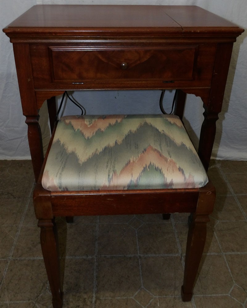 Vintage Singer Sewing Machine In Case With Bench (1 of 9)