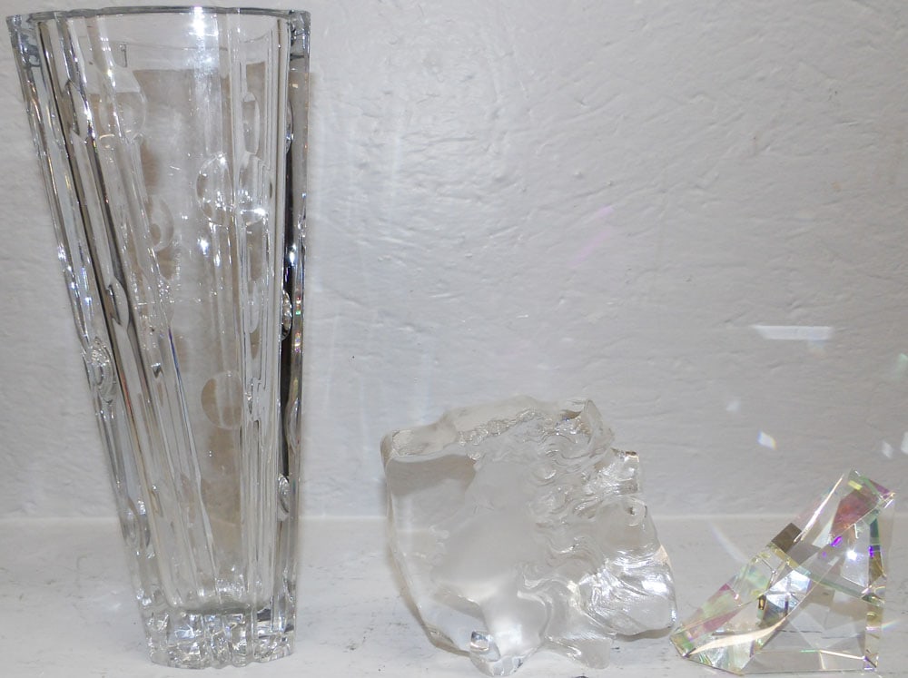 Crystal Vase - Mats Johansen Glass Paperweight & Jan Lewczenko Paperweight: Crystal Vase - Mats Johansen Glass Paperweight & Jan Lewczenko Paperweight. 13" H 5 1/4" Dia ALL DESCRIPTIONS AND ANY CONDITION STATEMENT GIVEN BY LANGSTON AUCTION GALLERY ARE STRICTLY OPINIONS AND LA