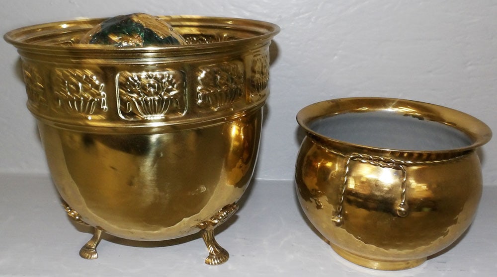 Two Brass Jardinières & Paper Mache Carpet Balls: Two Brass Jardinières & Paper Mache Carpet Balls. 8 1/2" H 9 1/4" Dia ALL DESCRIPTIONS AND ANY CONDITION STATEMENT GIVEN BY LANGSTON AUCTION GALLERY ARE STRICTLY OPINIONS AND LANGSTON'S SHALL HAV