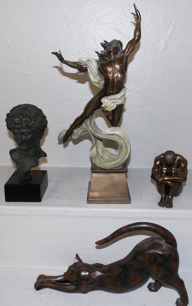 Lot Resin Sculptures (1 of 5)