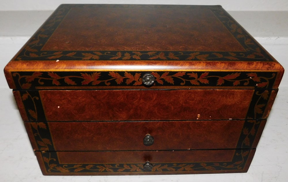 Oriental Jewelry Box: Oriental Jewelry Box. 9 1/4" H 15" W 11 1/2" D ALL DESCRIPTIONS AND ANY CONDITION STATEMENT GIVEN BY LANGSTON AUCTION GALLERY ARE STRICTLY OPINIONS AND LANGSTON'S SHALL HAVE NO RESPONSIBILITY FOR ERRO