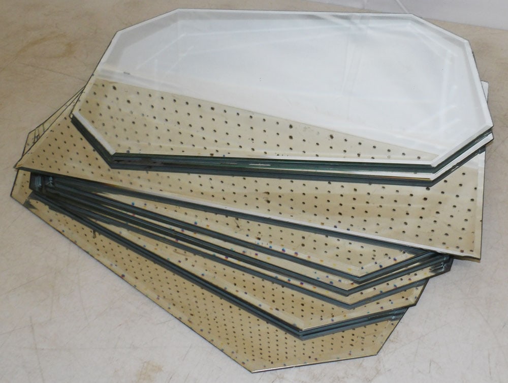Lot Mirrored Plateaus: Lot Mirrored Plateaus. 18" X 10 1/2" ALL DESCRIPTIONS AND ANY CONDITION STATEMENT GIVEN BY LANGSTON AUCTION GALLERY ARE STRICTLY OPINIONS AND LANGSTON'S SHALL HAVE NO RESPONSIBILITY FOR ERRORS OR OMIS