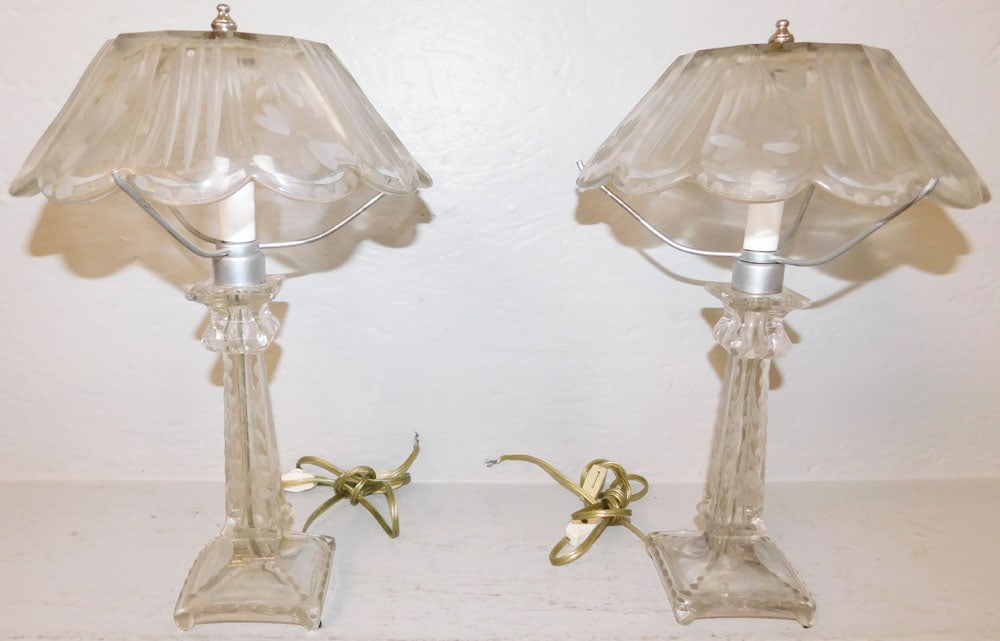 Pair Cut Glass Lamps: Pair Cut Glass Lamps. 15" H 9 1/2" Dia ALL DESCRIPTIONS AND ANY CONDITION STATEMENT GIVEN BY LANGSTON AUCTION GALLERY ARE STRICTLY OPINIONS AND LANGSTON'S SHALL HAVE NO RESPONSIBILITY FOR ERRORS OR OM