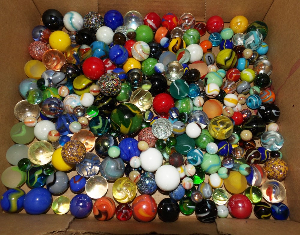 Lot Vintage Marbles: Lot Vintage Marbles. ALL DESCRIPTIONS AND ANY CONDITION STATEMENT GIVEN BY LANGSTON AUCTION GALLERY ARE STRICTLY OPINIONS AND LANGSTON'S SHALL HAVE NO RESPONSIBILITY FOR ERRORS OR OMISSIONS. THE ABSEN