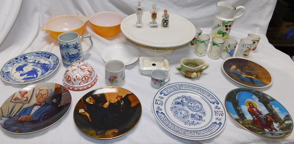 Lot Porcelain Items (1 of 9)
