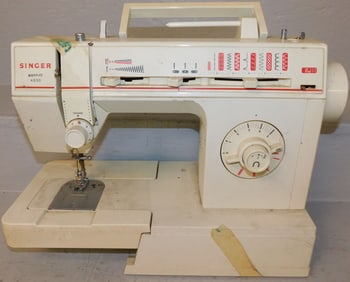 Vintage Singer Sewing Machine - Merritt 4539