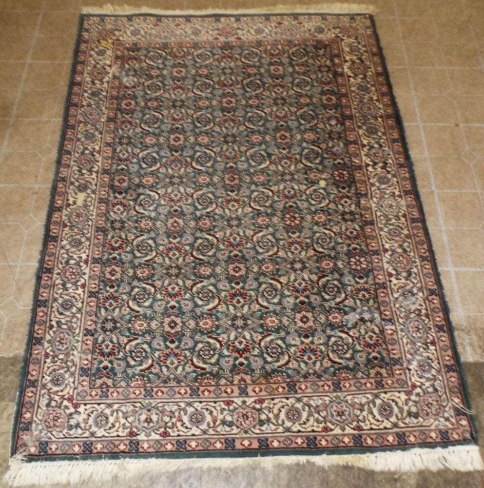 4' 2" X 6' 0" Hand Made Oriental Rug: 4' 2" X 6' 0" Hand Made Oriental Rug. ALL DESCRIPTIONS AND ANY CONDITION STATEMENT GIVEN BY LANGSTON AUCTION GALLERY ARE STRICTLY OPINIONS AND LANGSTON'S SHALL HAVE NO RESPONSIBILITY FOR ERRORS OR OMI