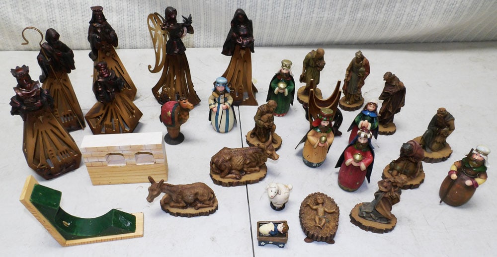 Lot Wooden & Resin Nativity Scene Figures (1 of 4)