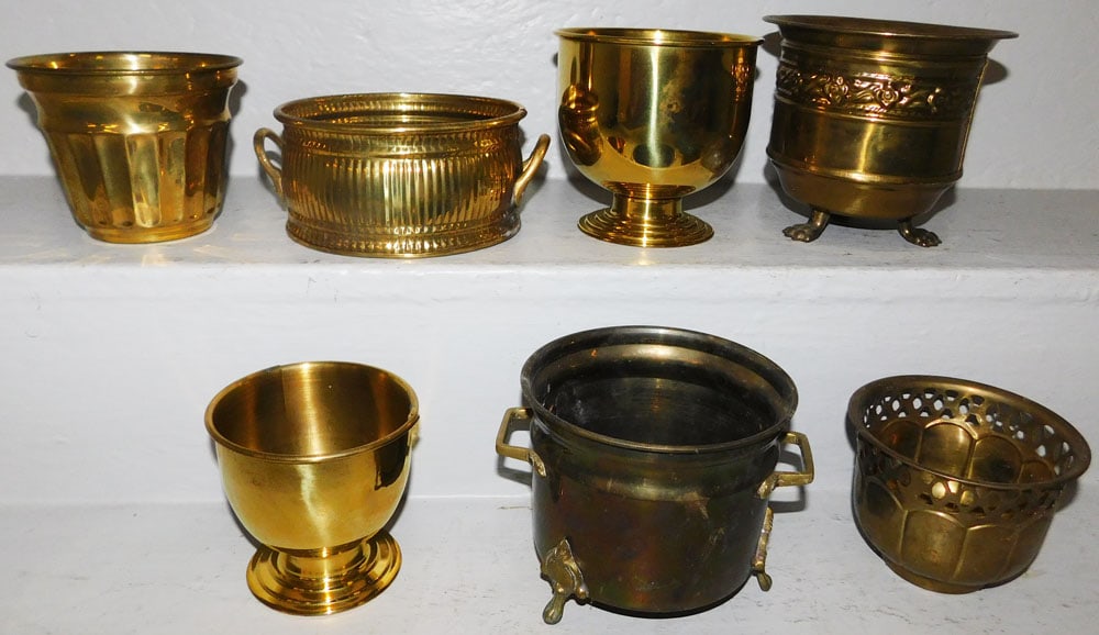 Lot Brass Jardinières: Lot Brass Jardinières. 5 1/4" H 6" Dia ALL DESCRIPTIONS AND ANY CONDITION STATEMENT GIVEN BY LANGSTON AUCTION GALLERY ARE STRICTLY OPINIONS AND LANGSTON'S SHALL HAVE NO RESPONSIBILITY FOR ERRORS 